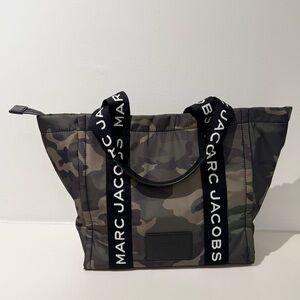 NWT Marc Jacobs nylon Marc et tote - camo
